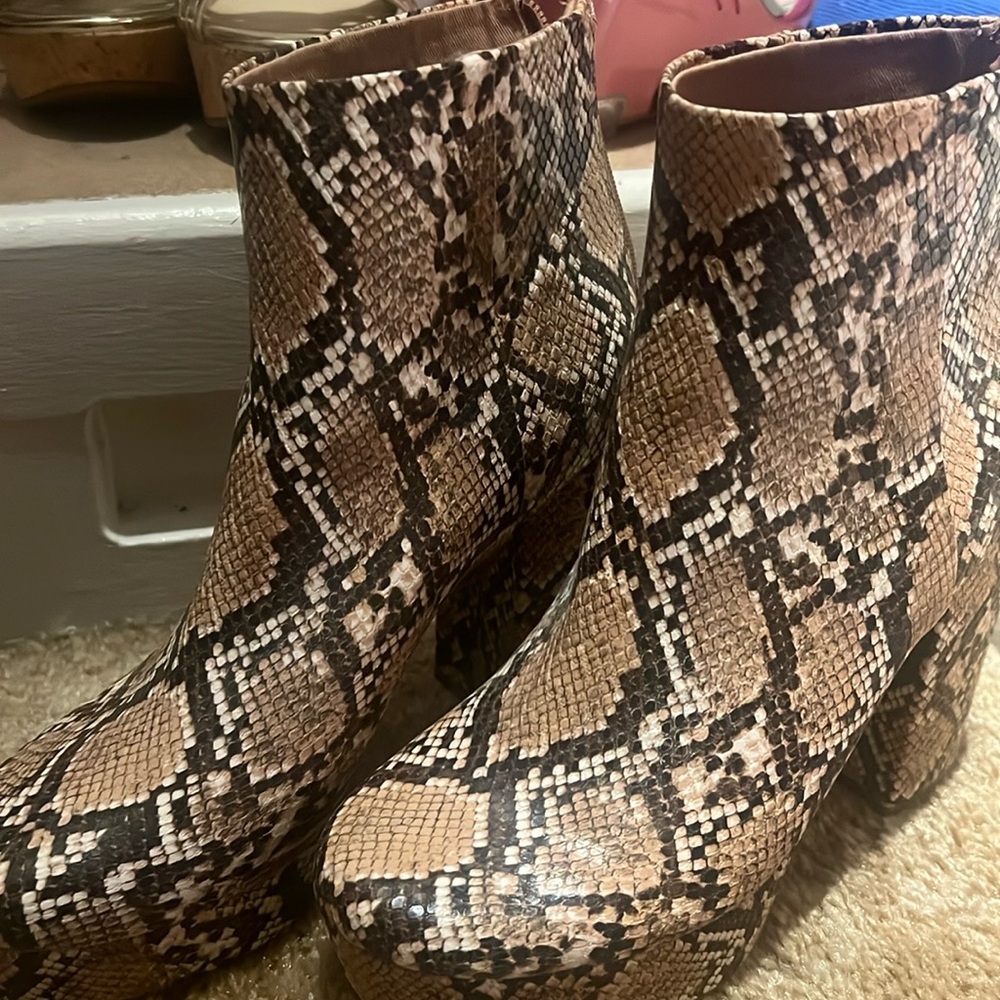 STEVE MADDEN Gusty platform boot